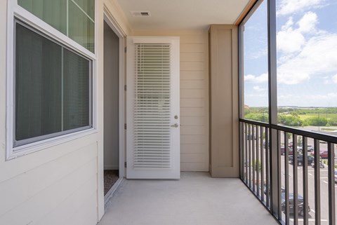 One Bedroom One Bath - Balcony